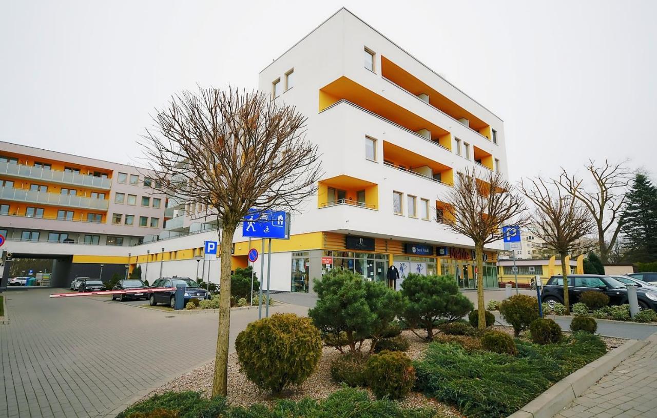 Miodowy Dom Exspanse Apartament 2 Lub 3 Pokoje Z Tarasem I Parkingiem Kolobrzeg Bagian luar foto