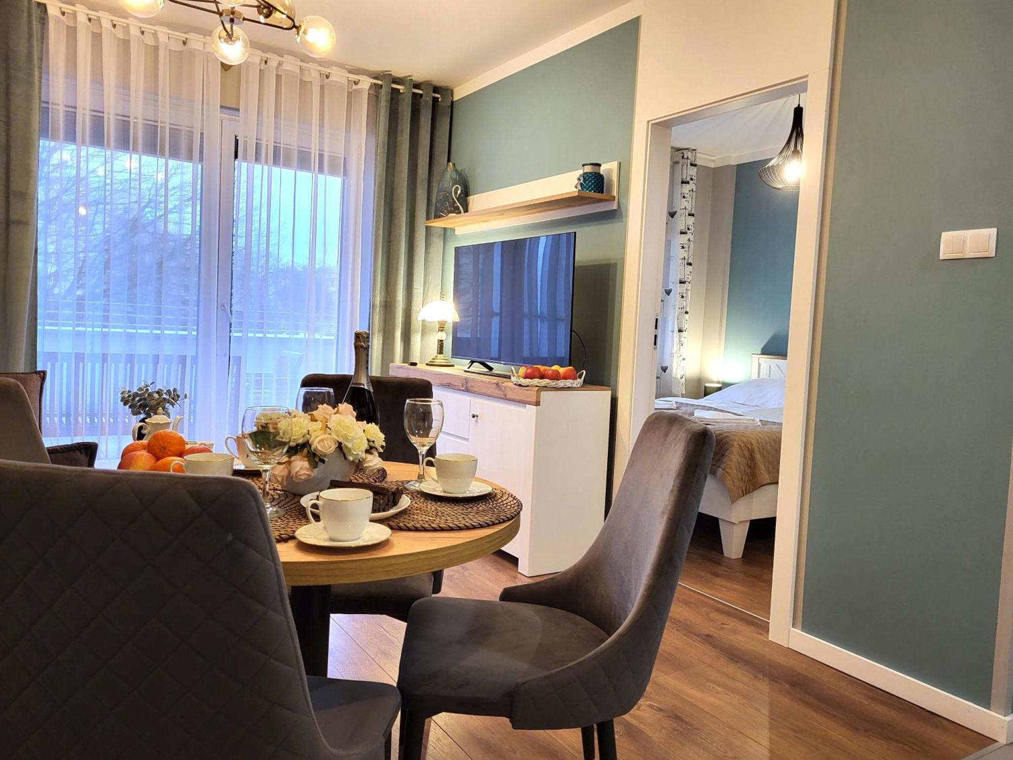 Miodowy Dom Exspanse Apartament 2 Lub 3 Pokoje Z Tarasem I Parkingiem Kolobrzeg Bagian luar foto