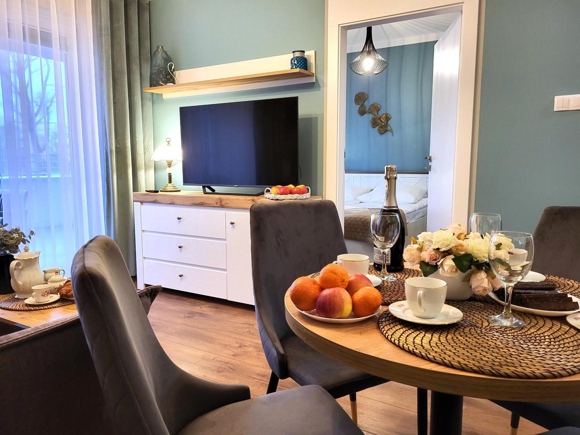 Miodowy Dom Exspanse Apartament 2 Lub 3 Pokoje Z Tarasem I Parkingiem Kolobrzeg Bagian luar foto
