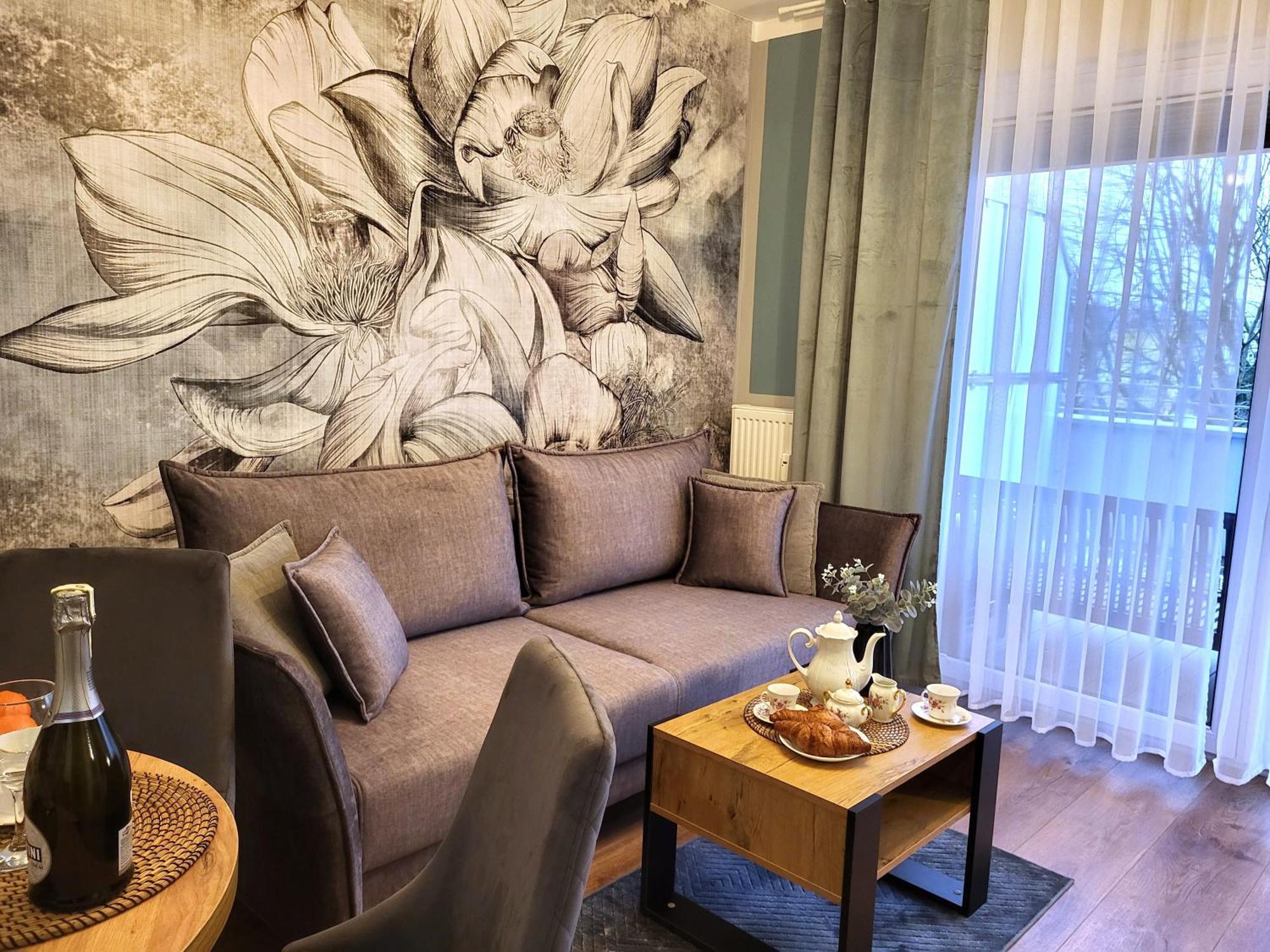 Miodowy Dom Exspanse Apartament 2 Lub 3 Pokoje Z Tarasem I Parkingiem Kolobrzeg Bagian luar foto