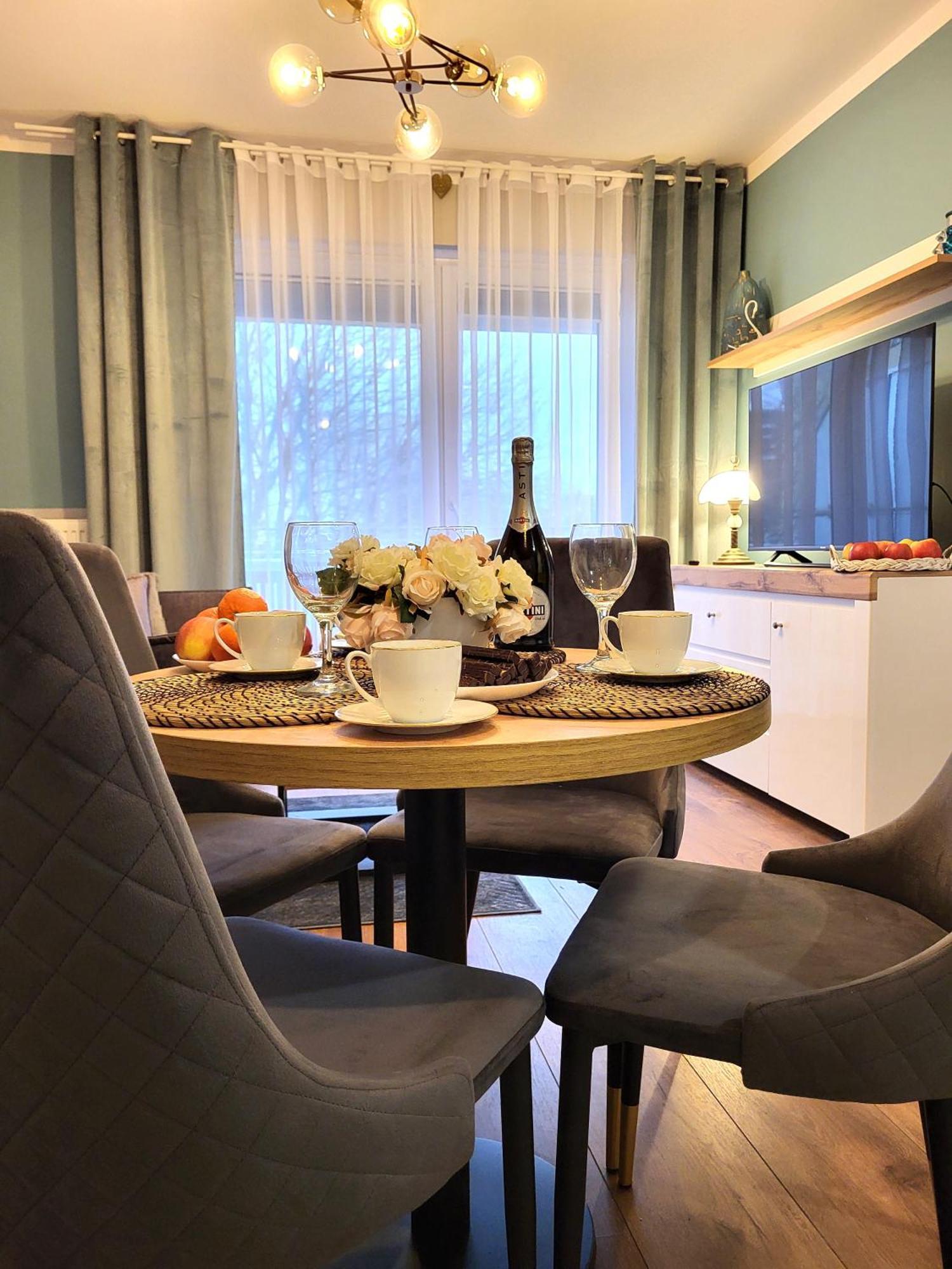 Miodowy Dom Exspanse Apartament 2 Lub 3 Pokoje Z Tarasem I Parkingiem Kolobrzeg Bagian luar foto