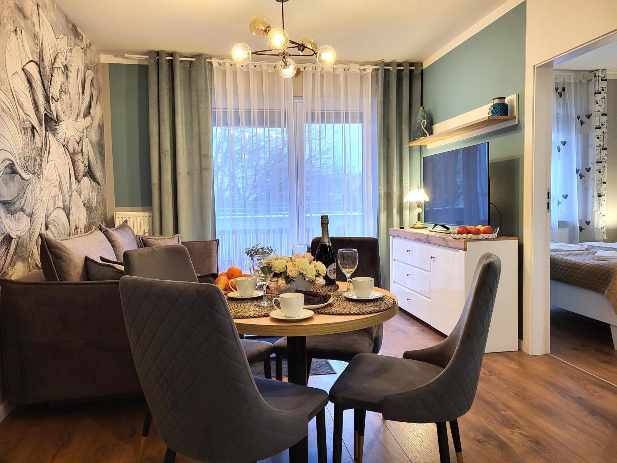 Miodowy Dom Exspanse Apartament 2 Lub 3 Pokoje Z Tarasem I Parkingiem Kolobrzeg Bagian luar foto