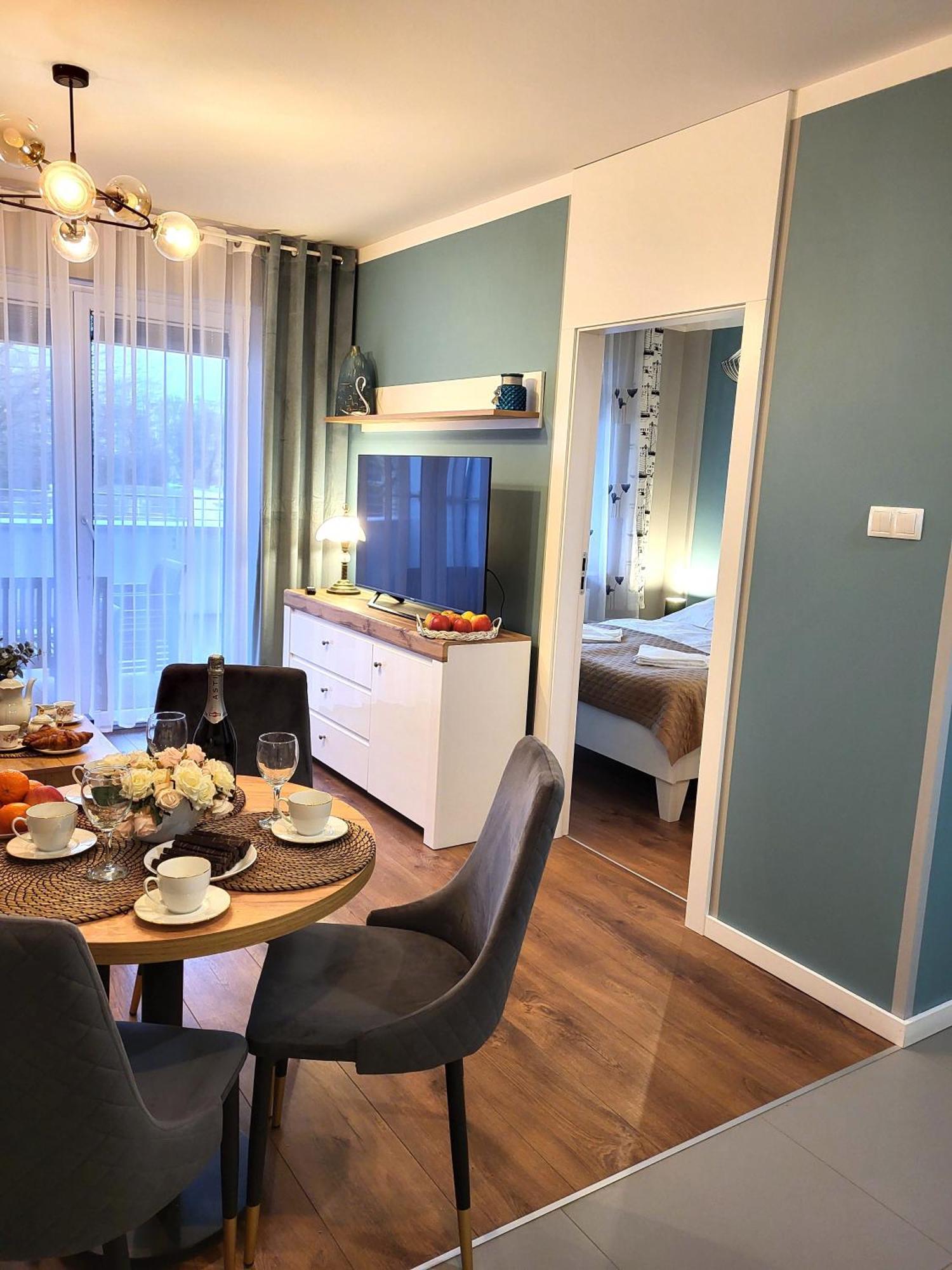 Miodowy Dom Exspanse Apartament 2 Lub 3 Pokoje Z Tarasem I Parkingiem Kolobrzeg Bagian luar foto